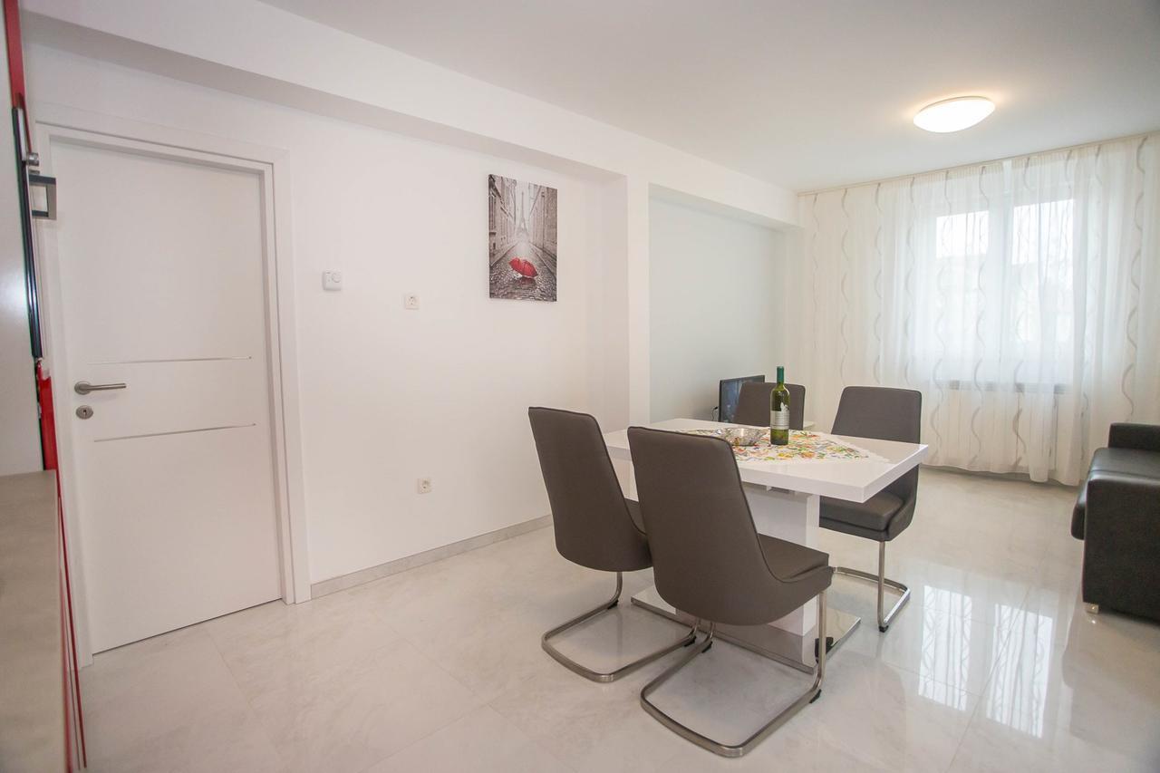 Apartment Aldo II Porec Esterno foto