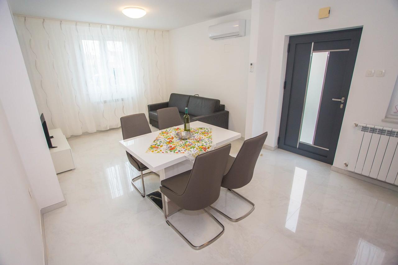 Apartment Aldo II Porec Esterno foto