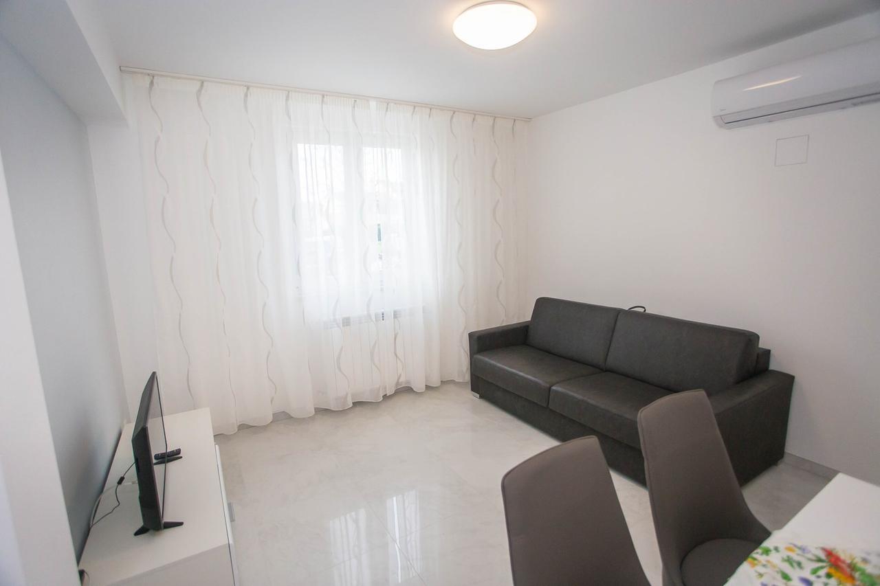 Apartment Aldo II Porec Esterno foto